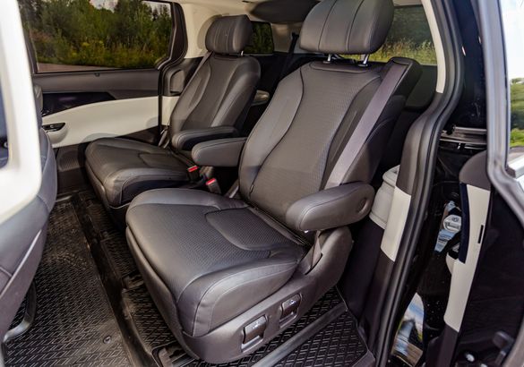 Тест-драйв Kia Carnival: возрождение класса