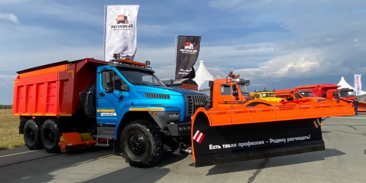 Урал представил бетономешалку и топливозаправщик на новом шасси