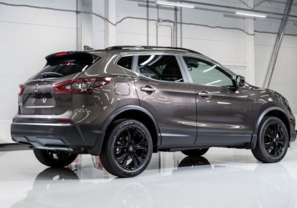 Nissan Qashqai и X-Trail получили черную спецверсию