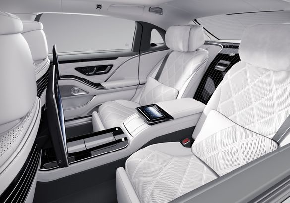 Mercedes-Maybach представил две новинки в честь столетнего юбилея первого Maybach