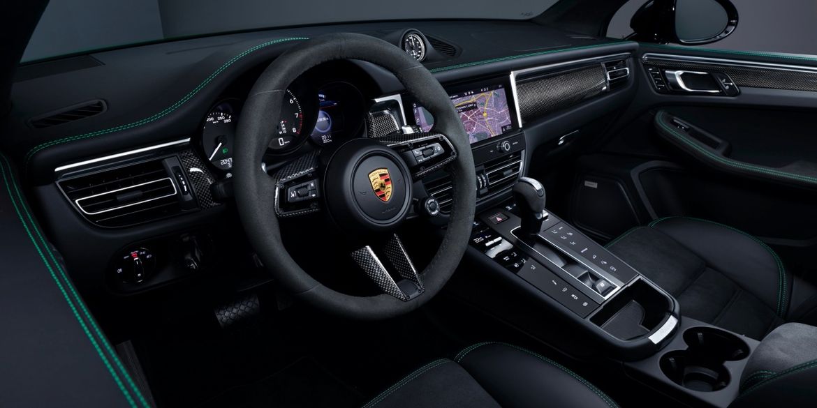 В Porsche уточнили дату выхода обновленного Macan на российский рынок