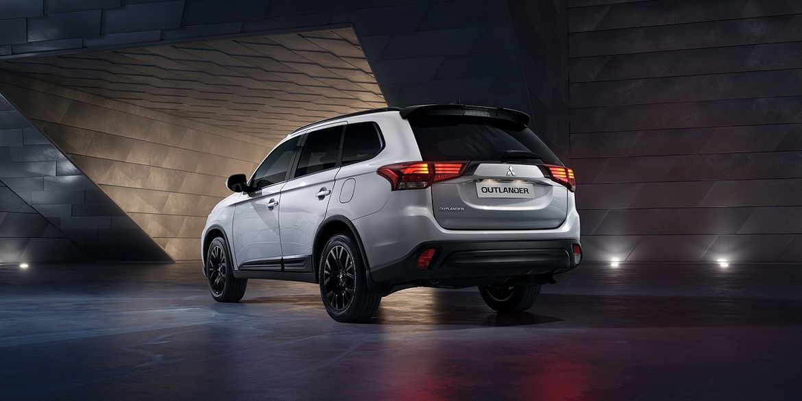 Обновленный Mitsubishi Outlander получил спецсерию Black Edition