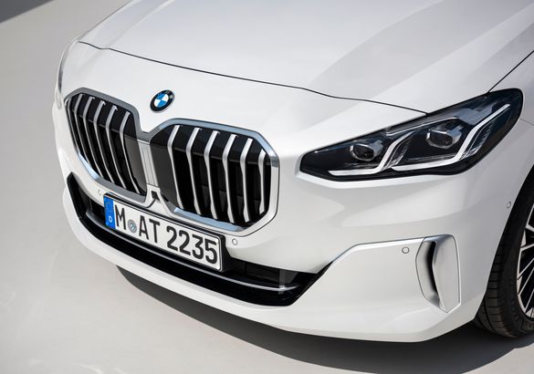 BMW представила второе поколение компактвэна 2 Series Active Tourer