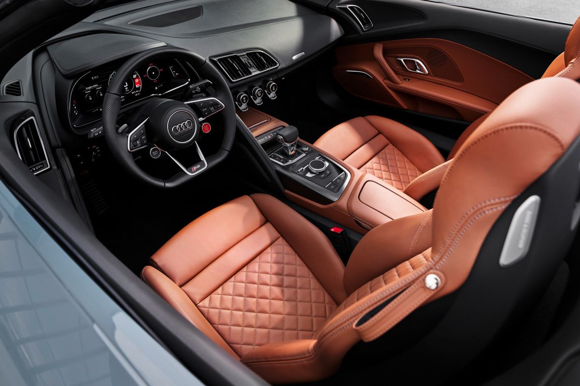 Заднеприводные Audi R8 получили более мощную версию Performance