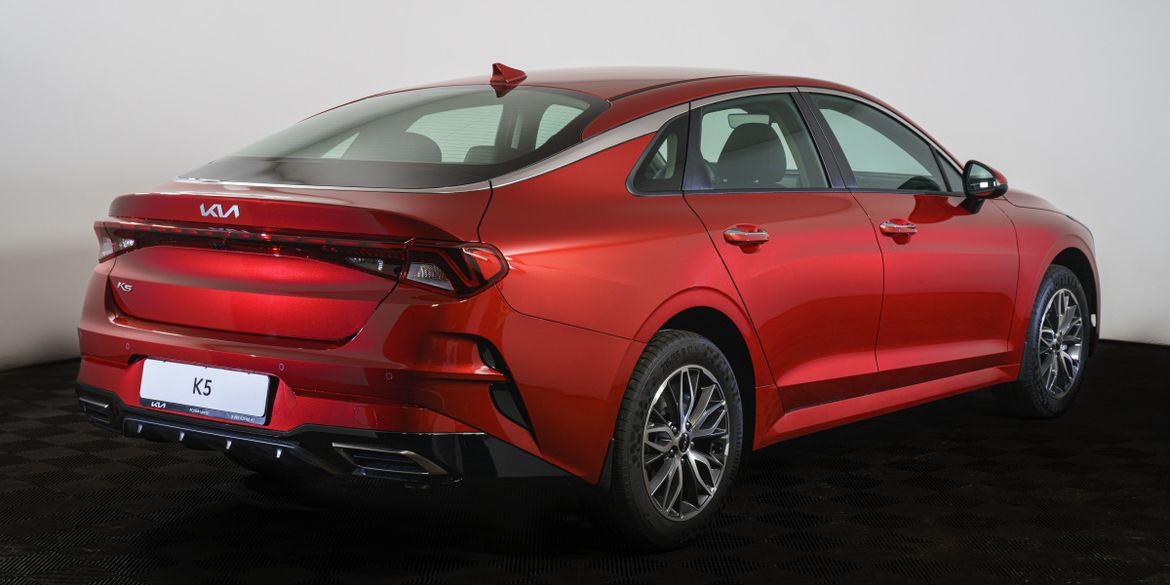В России начались продажи Kia K5 2022 модельного года
