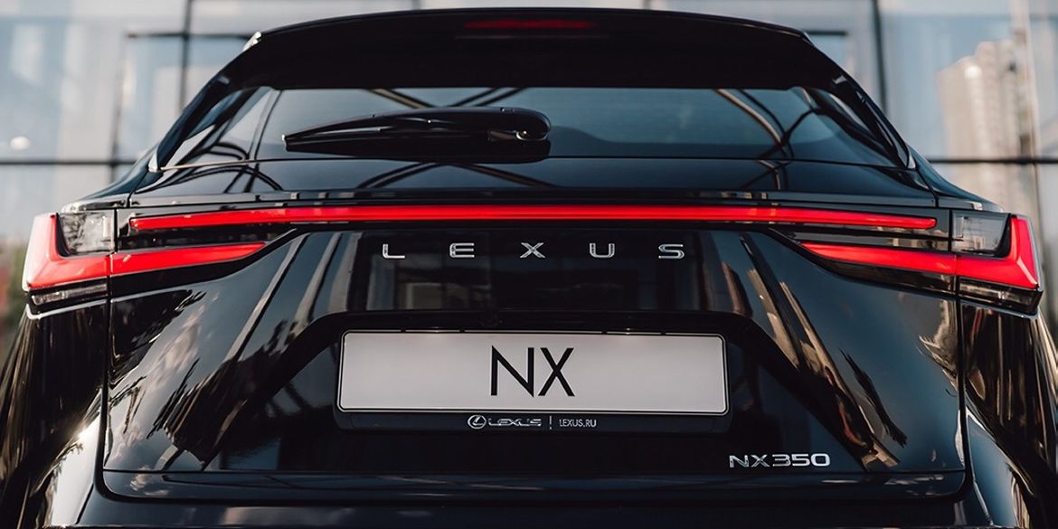 Lexus раскрыл подробности о российских комплектациях нового кроссовера NX