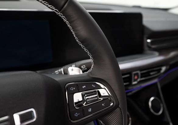 Chery показала салон внедорожника Exeed VX
