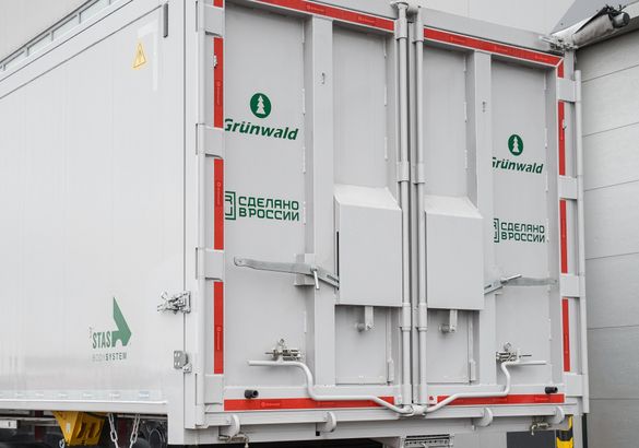 Grunwald выпустила на рынок четырехосную модель алюминиевого самосвального полуприцепа