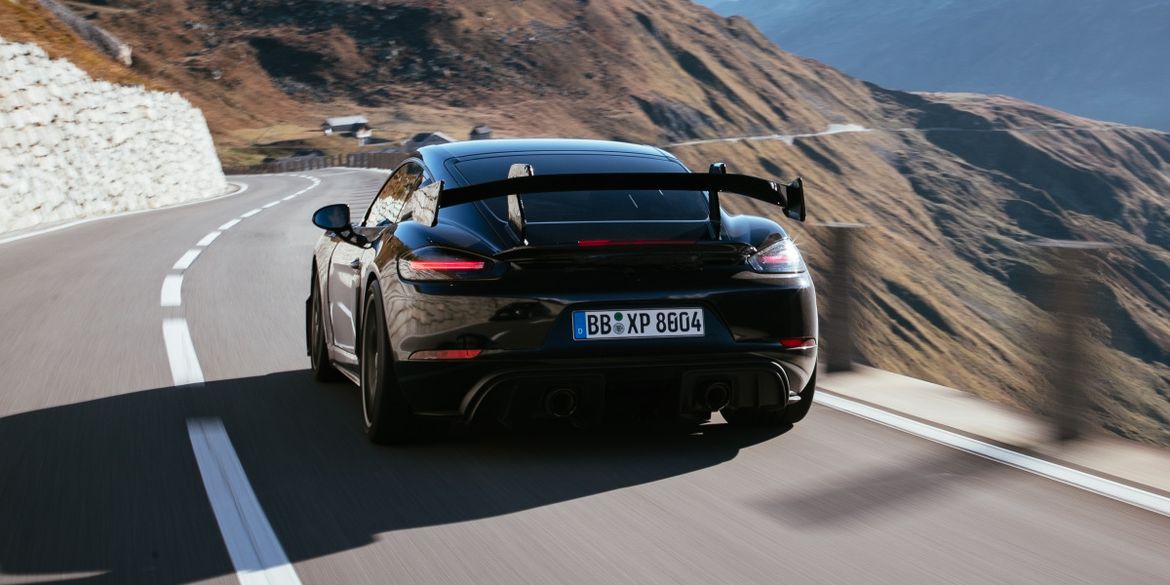 Porsche Cayman 718 GT4 RS намного улучшил рекорд модели на Нюрбургринге