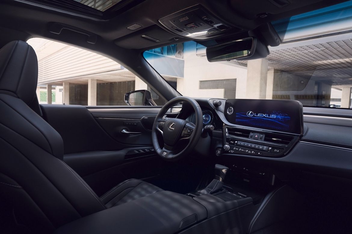 Обновленный Lexus ES прибавил в цене к началу продаж