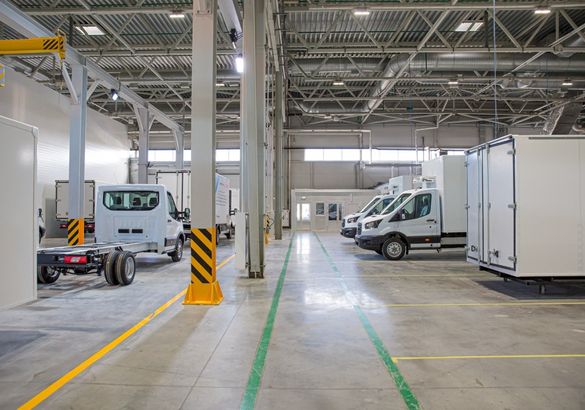 Завод «Соллерс Форд» усовершенствовал технологию производства изотермических фургонов