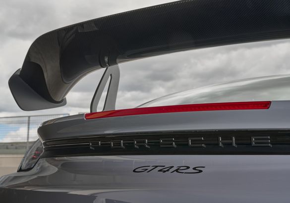 Porsche представил 718 Cayman в двух экстремальных модификациях