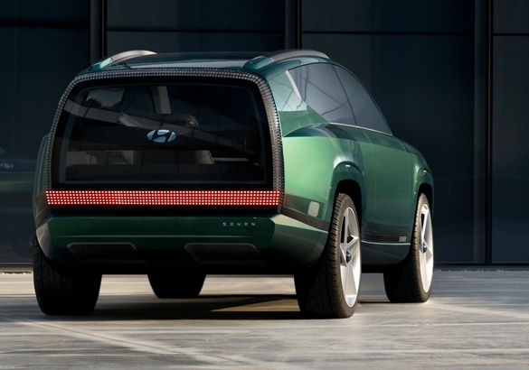 Hyundai представил публике концепт флагманского кроссовера