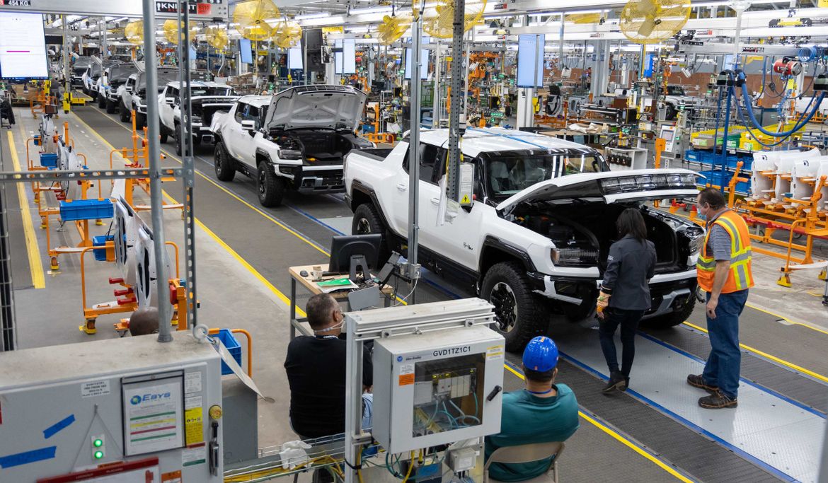 General Motors открыла переделанный под выпуск электромобилей завод