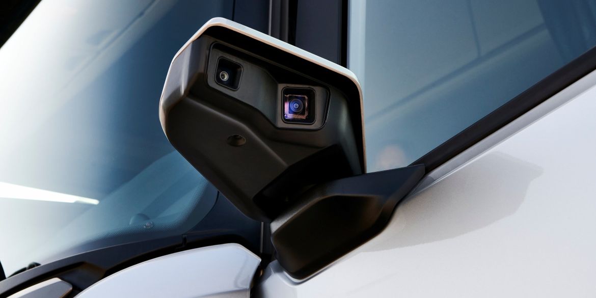 В Scania показали камеры заднего вида, которые заменят привычные зеркала