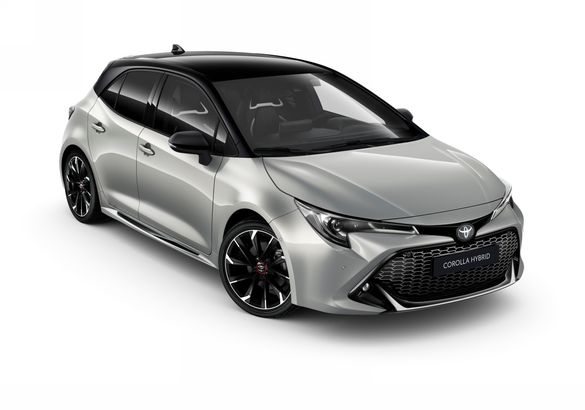 Toyota Corolla обзавелась улучшенной мультимедиа и спецверсией Trek