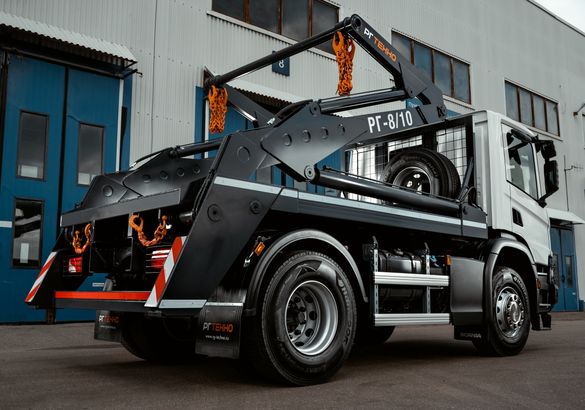 Первый импортный бункеровоз Scania передали клиенту из Сибири