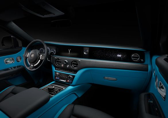 Rolls-Royce Ghost в версии Black Badge представили российским клиентам