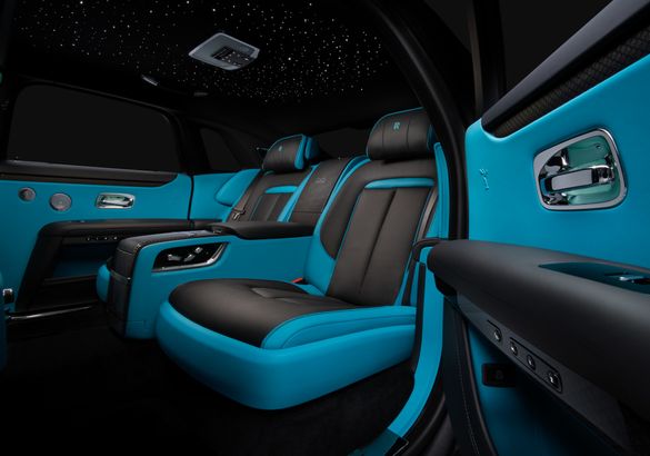 Rolls-Royce Ghost в версии Black Badge представили российским клиентам