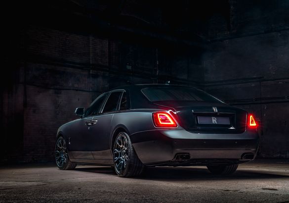 Rolls-Royce Ghost в версии Black Badge представили российским клиентам