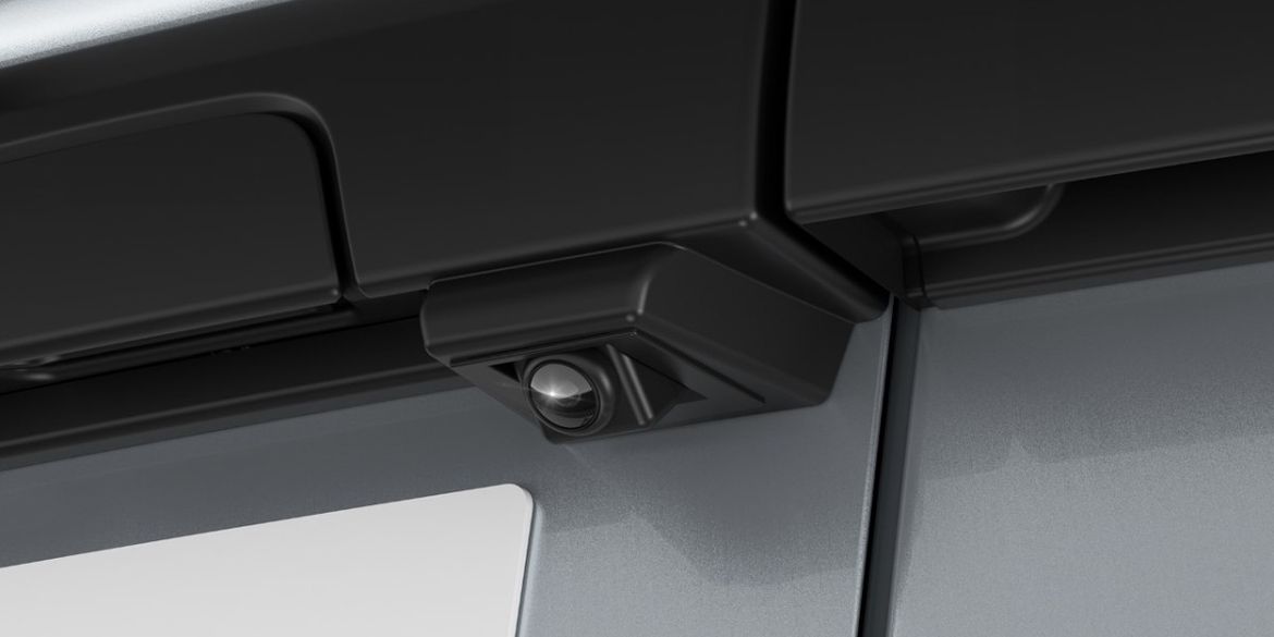 Фургон Lada Largus получил камеру заднего вида