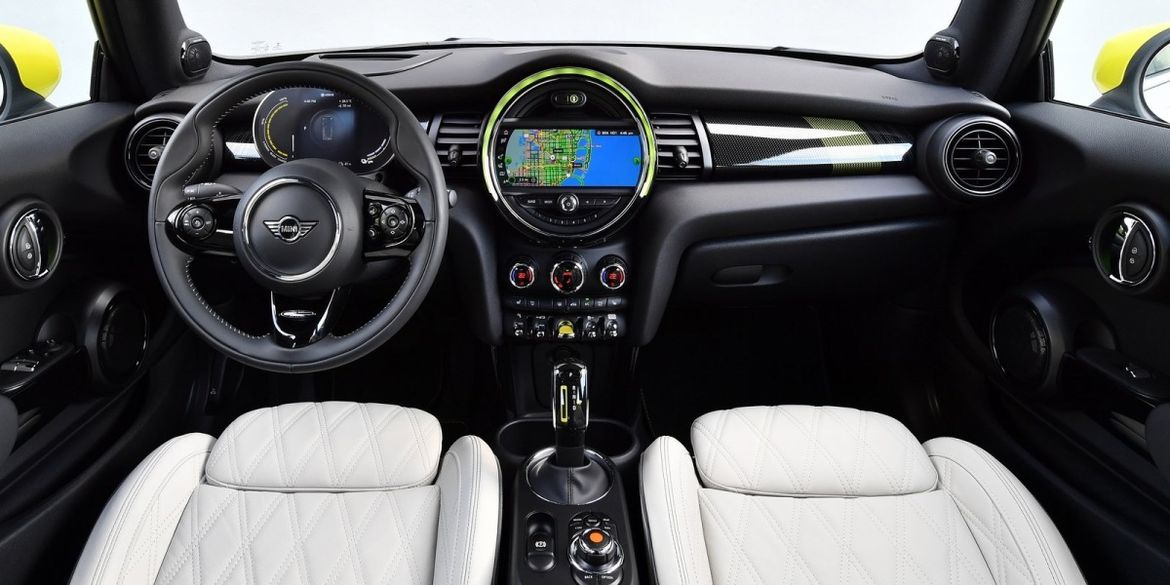 Электрический Mini Cooper едет в Россию: известна цена