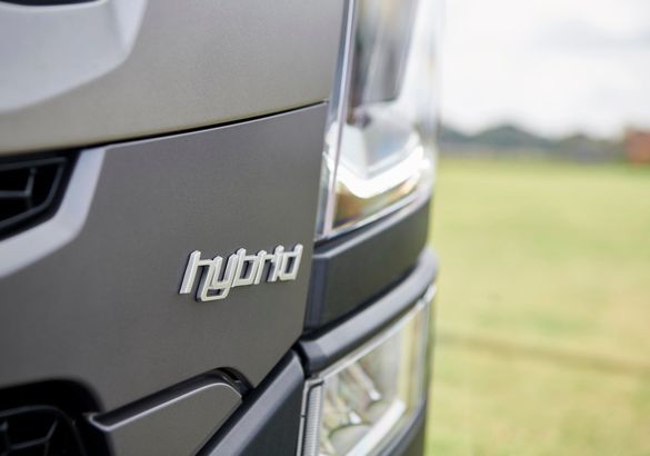 Гибридные грузовики Scania пошли в серию