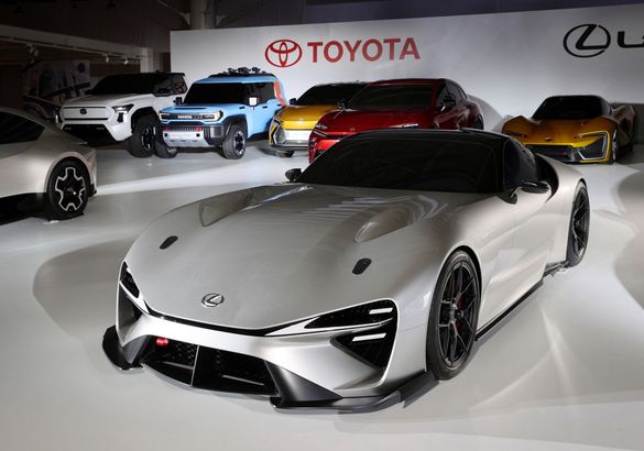 «30 до 30»: Toyota бросилась в погоню за лидерами электромобильной индустрии