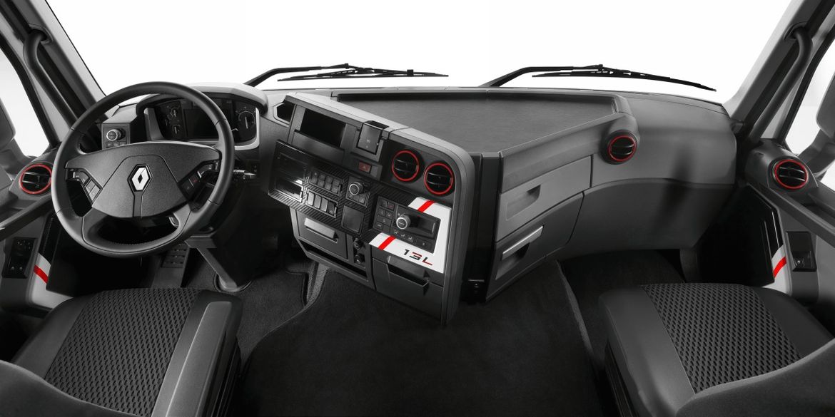 В Renault Trucks придумали способ вернуть европейских дальнобойщиков на дороги