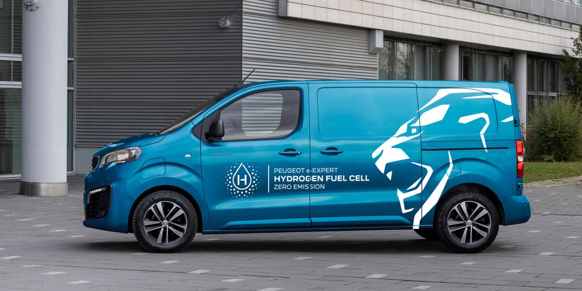 Началось серийное производство водородного Peugeot Expert