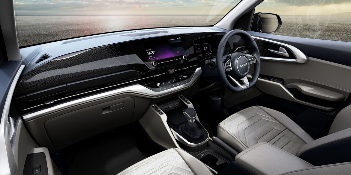 Kia представила новое поколение компактвэна Carens