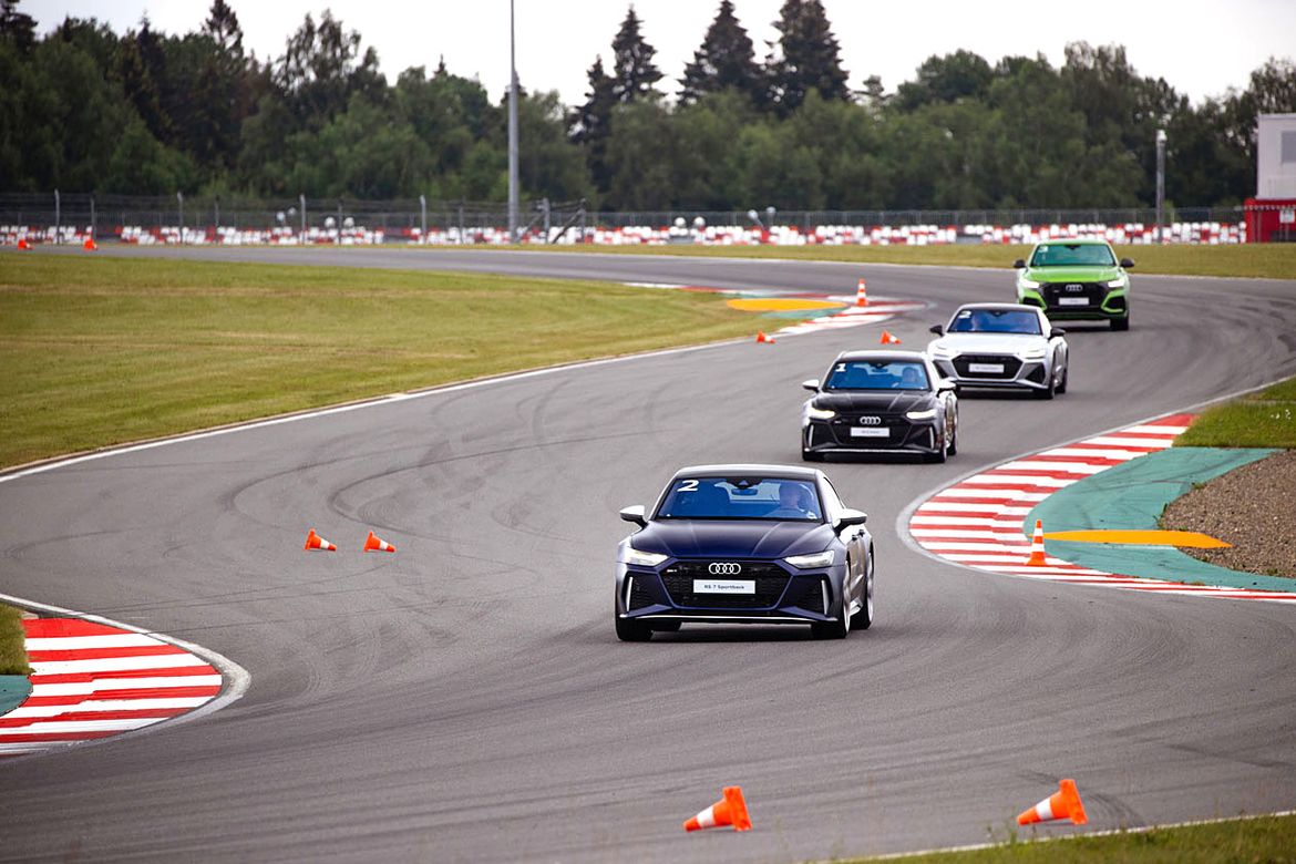 Тест-драйв Audi RS Q8, RS 6 Avant и RS 7 Sportback: 600 оттенков V8