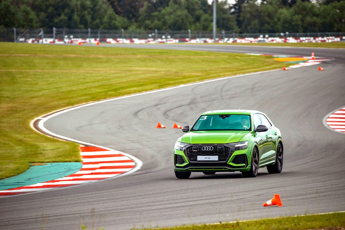 Тест-драйв Audi RS Q8, RS 6 Avant и RS 7 Sportback: 600 оттенков V8