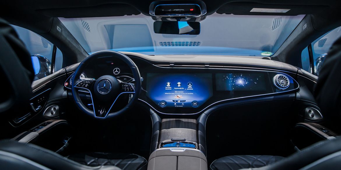 Mercedes-Benz EQS представили в России