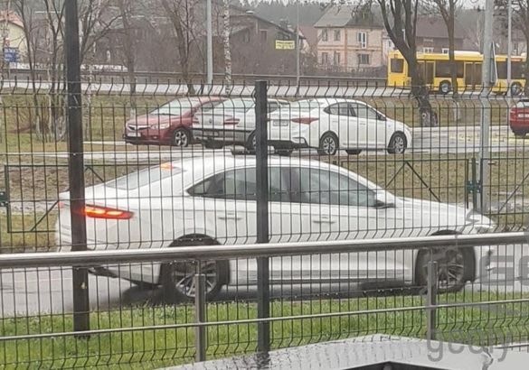 Седан Geely Preface заметили на территории завода в Белоруссии