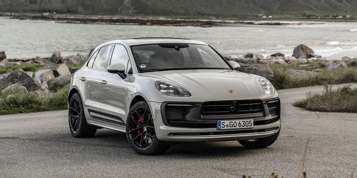 Электромобиль Porsche Taycan обошел по продажам «911-й»