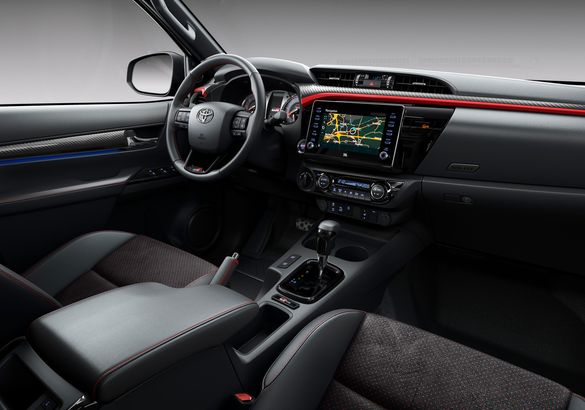 Пикап Toyota Hilux получил спортивную версию