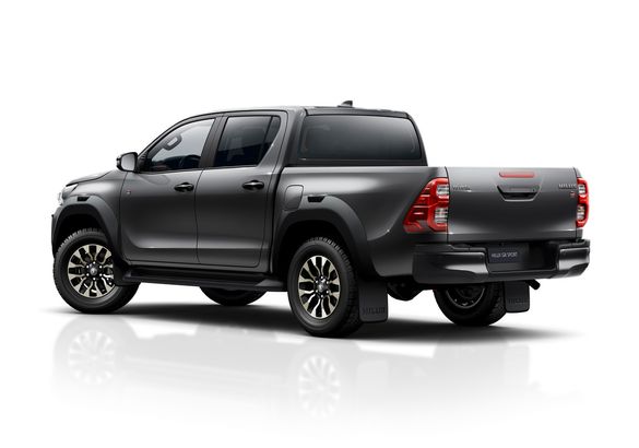 Пикап Toyota Hilux получил спортивную версию