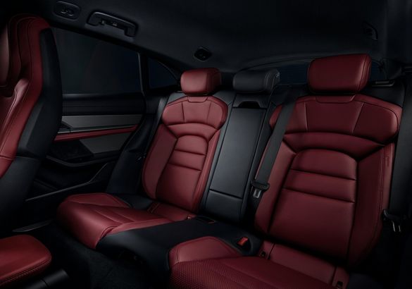 Универсал Porsche Taycan Sport Turismo стал доступен для заказа в России