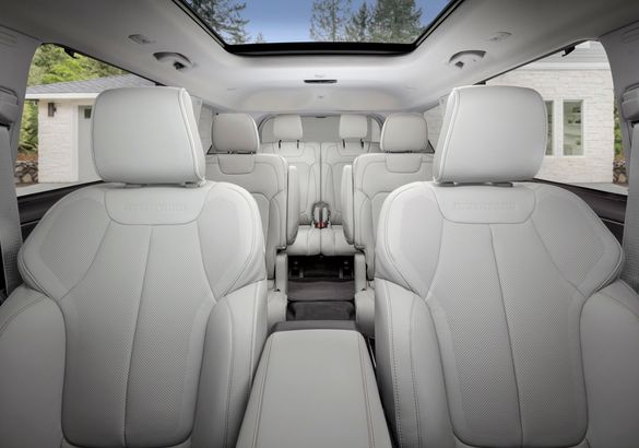 Jeep представил в России новый Grand Cherokee