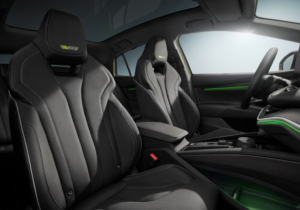 Skoda Enyaq iV представили в двух новых версиях: кросс-купе и RS
