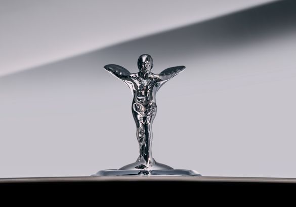 «Упадок духа»: электрические Rolls-Royce получат самую маленькую эмблему в истории марки