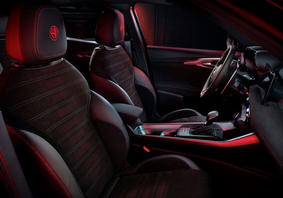 Паркетник Alfa Romeo Tonale стал первым гибридом марки