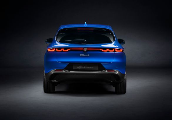 Паркетник Alfa Romeo Tonale стал первым гибридом марки