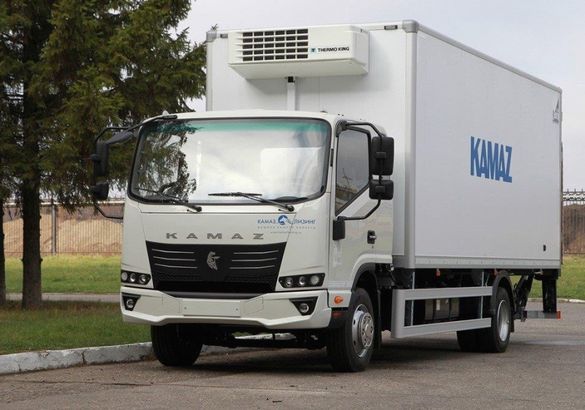 Первые грузовики «КАМАЗ Компас» передали клиентам