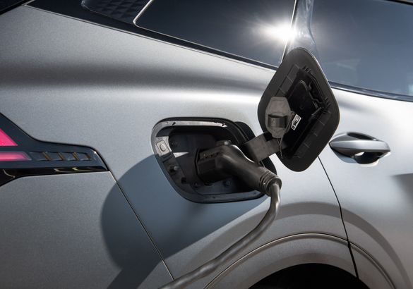 Подключаемый гибрид Kia Sportage представили в США