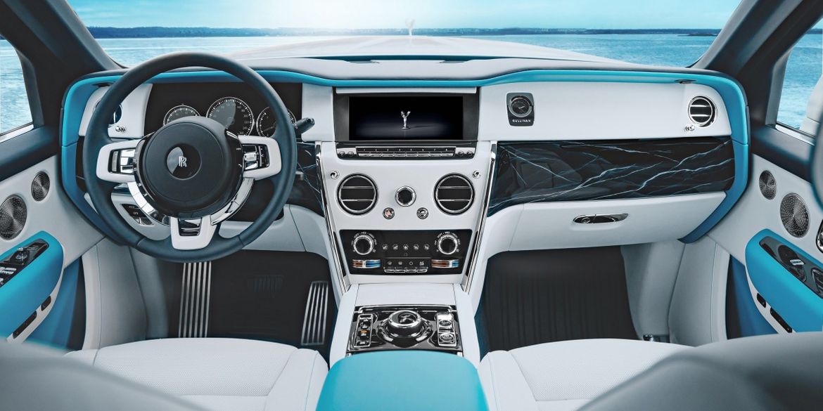 Rolls-Royce Cullinan Frozen Lakes представили в России