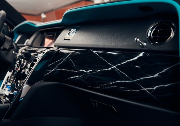 Rolls-Royce Cullinan Frozen Lakes представили в России