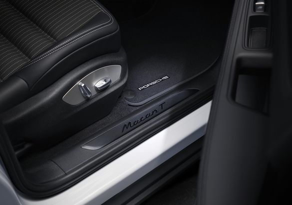 Кроссовер Macan получил новую спецверсию в честь Porsche 60-х