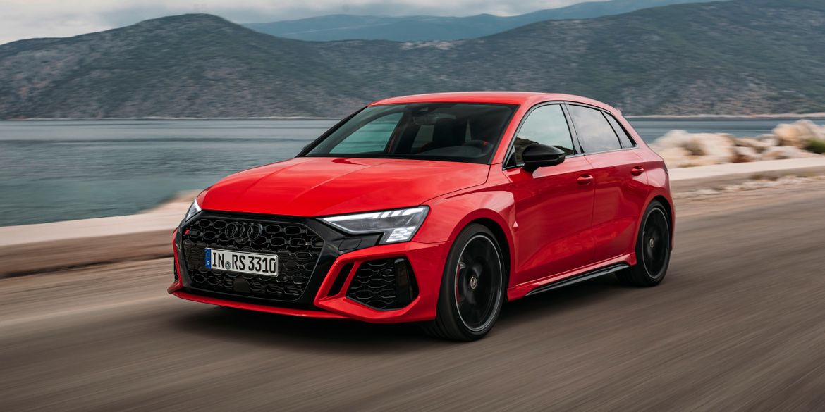 «Заряженные» Audi RS 3 оценили в рублях